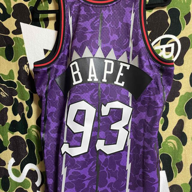 A BATHING APE(アベイシングエイプ)のBAPE × mitchell&ness ラプターズ　 メンズのトップス(タンクトップ)の商品写真