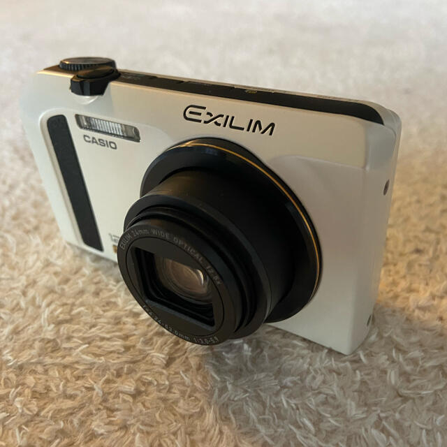 CASIO(カシオ)のおまけ付きCASIO EXILIM EX-ZR100 ホワイト美品 スマホ/家電/カメラのカメラ(コンパクトデジタルカメラ)の商品写真