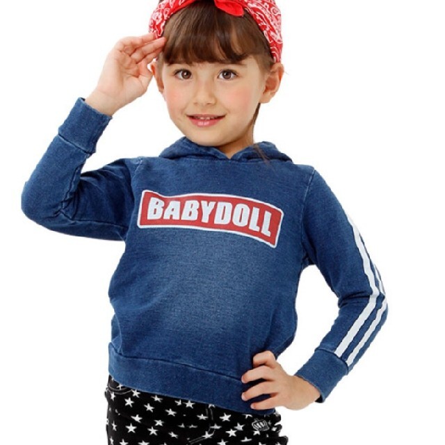 BABYDOLL(ベビードール)のBABYDOLL 袖ライン デニム パーカー キッズ/ベビー/マタニティのキッズ服女の子用(90cm~)(Tシャツ/カットソー)の商品写真