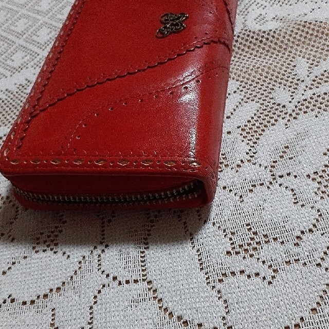 ANNA SUI - ANNA SUIの赤の素敵なお色のお財布ラウンドファスナーになります。の通販 by シェリー's shop｜アナスイならラクマ