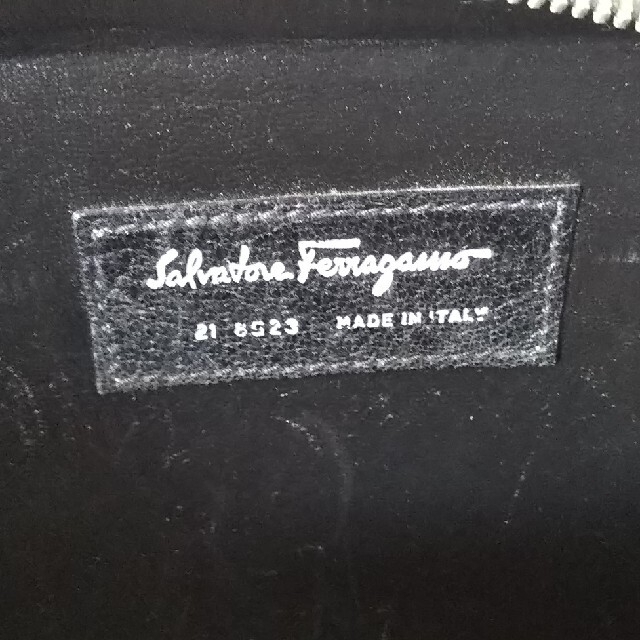 Salvatore Ferragamo(サルヴァトーレフェラガモ)のビジネスバッグ  :  サルバトーレフェラガモ メンズのバッグ(ビジネスバッグ)の商品写真