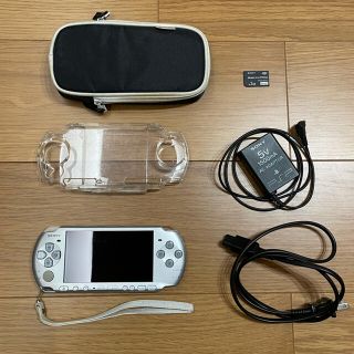 プレイステーション(PlayStation)のpsp 3000 シルバー メモリーカード ケース付き(携帯用ゲーム機本体)