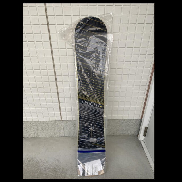 スノーボード　板　未使用　011artistic スポーツ/アウトドアのスノーボード(ボード)の商品写真