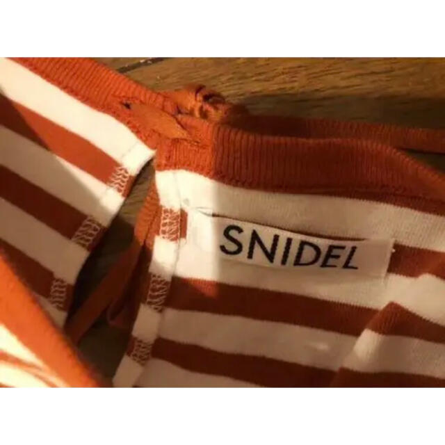 SNIDEL(スナイデル)のスナイデル　バックリボン　ボーダートップス レディースのトップス(Tシャツ(長袖/七分))の商品写真