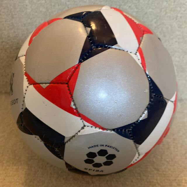 Peugeot(プジョー)のプジョー　　ミニサッカーボール スポーツ/アウトドアのサッカー/フットサル(ボール)の商品写真