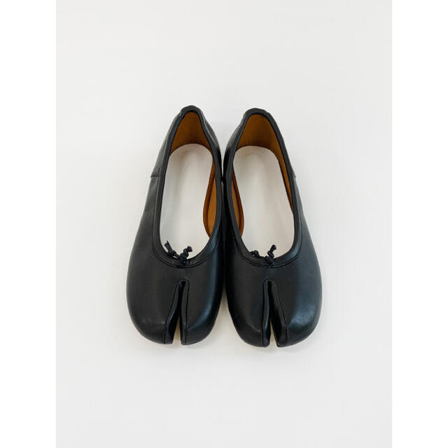 新品 Samoyed Tabi Flat Shoes
