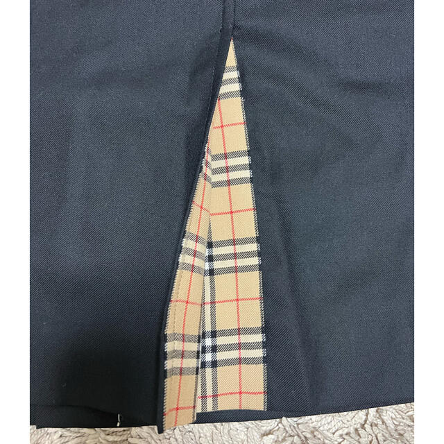 BURBERRY(バーバリー)の【試着のみ】バーバリーゴルフ 膝丈スカート 黒 羊毛 秋冬物 スポーツ/アウトドアのゴルフ(ウエア)の商品写真