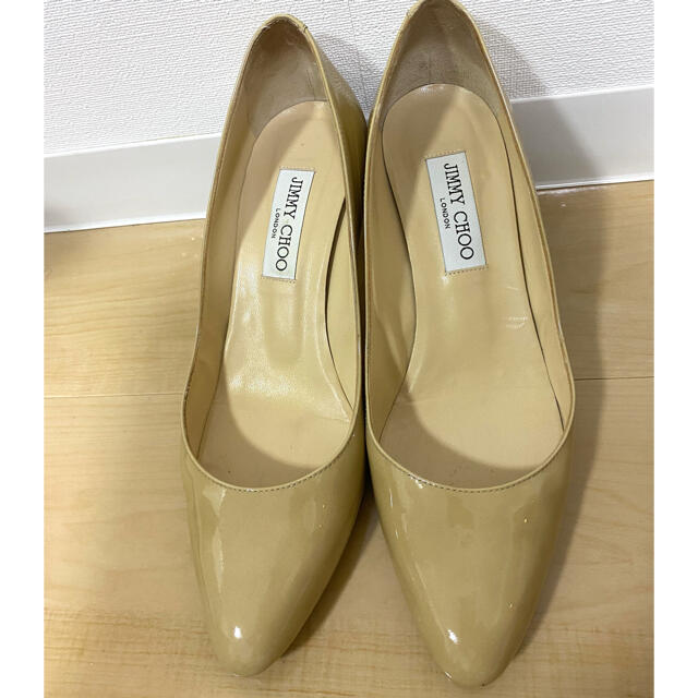 JIMMY CHOO(ジミーチュウ)のJIMMY CHOO  ジミーチュウ　ベージュ パンプス 39H レディースの靴/シューズ(ハイヒール/パンプス)の商品写真