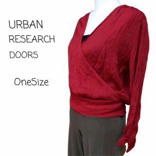 URBAN RESEARCH DOORS カットソー   レッド  ワンサイズ(シャツ/ブラウス(長袖/七分))