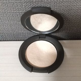 マック(MAC)のBECCA ハイライト(フェイスカラー)