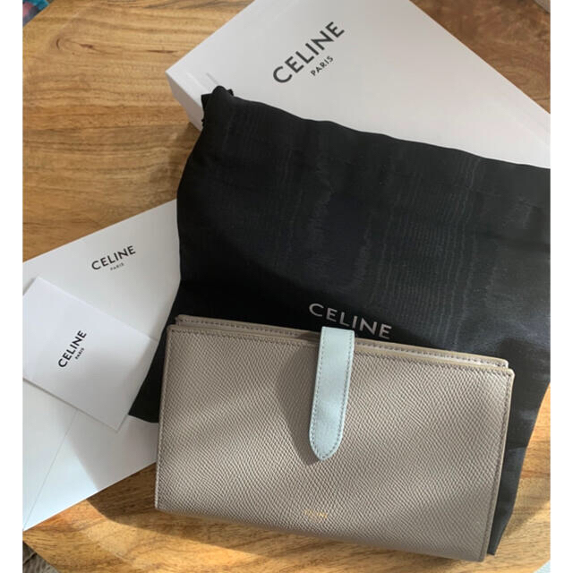 celine(セリーヌ)のCELINE  長財布　ラージストラップウォレット レディースのファッション小物(財布)の商品写真