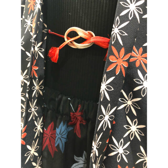SALE！ ロング羽織 臙脂色 白色 花柄 羽織 カーディガン レディースのトップス(カーディガン)の商品写真