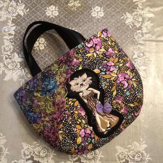ラッキー様専用2点☆ロラライハリス☆キャットレディ刺繍☆レース付きぷっくりバッグ(バッグ)