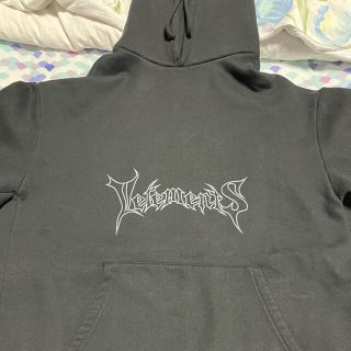 バレンシアガ(Balenciaga)のvetements 黒メタ 初期メタ(パーカー)