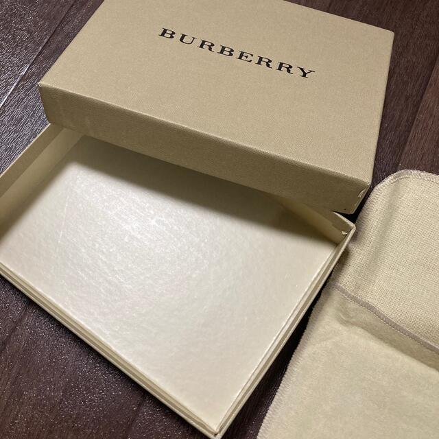 BURBERRY(バーバリー)のバーバリー　空箱　財布　カード付き レディースのバッグ(ショップ袋)の商品写真