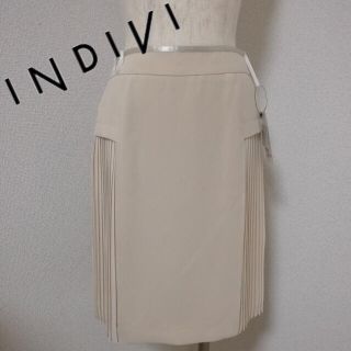 インディヴィ(INDIVI)の新品16,275円 インディヴィ プリーツ スカート ひざ丈 ベージュ オフィス(ひざ丈スカート)