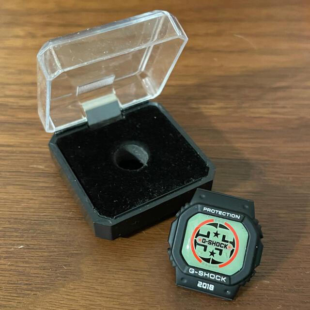 CASIO(カシオ)のG-SHOCK35周年記念ピンバッジ  未使用非売品 エンタメ/ホビーのアニメグッズ(バッジ/ピンバッジ)の商品写真