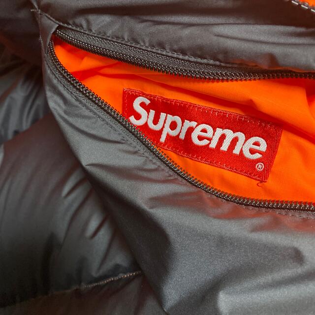Supreme(シュプリーム)の16AW SUPREME × THE NORTH FACE ヌプシ　Mサイズ メンズのジャケット/アウター(ダウンジャケット)の商品写真