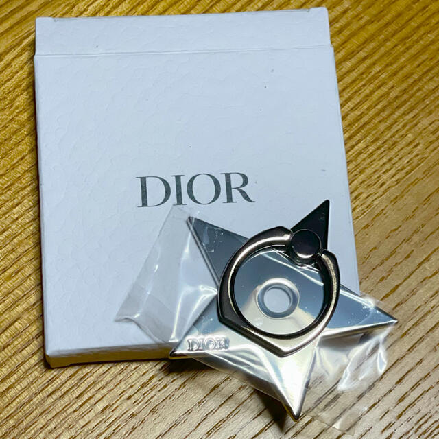 Dior(ディオール)の専用❗️Dior スマホリング　星型 スマホ/家電/カメラのスマホアクセサリー(その他)の商品写真