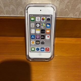 アイポッドタッチ(iPod touch)のiPod touch 32GB2019 MVHV2J/A  第7世代　シルバー(ポータブルプレーヤー)