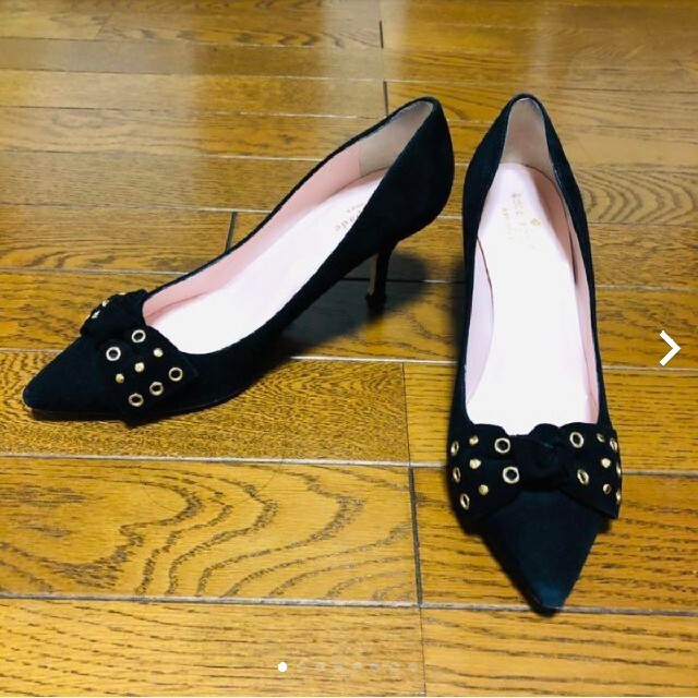 kate spade new york(ケイトスペードニューヨーク)のケイトスペードニューヨーク　スエードパンプス　黒　7 レディースの靴/シューズ(ハイヒール/パンプス)の商品写真