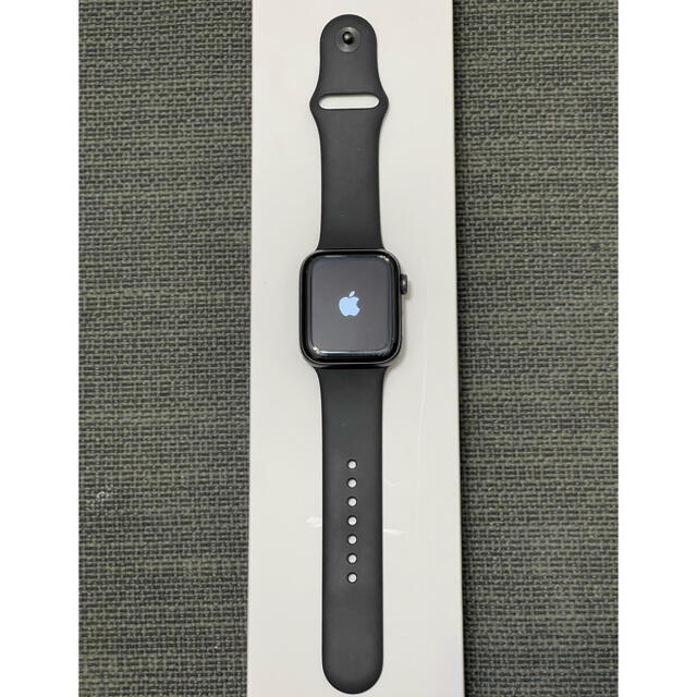 Apple Watch - Apple Watch SE 44mm GPS スペースグレイの通販 by 9.9 ...