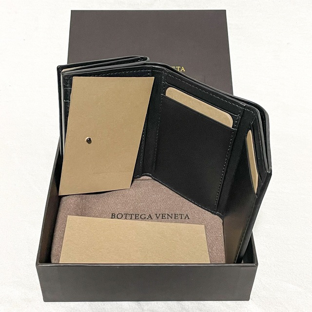 Bottega Veneta(ボッテガヴェネタ)の新品未使用 半額以下 ボッテガヴェネタ 三つ折り コンパクト ミニ ウォレット メンズのファッション小物(折り財布)の商品写真