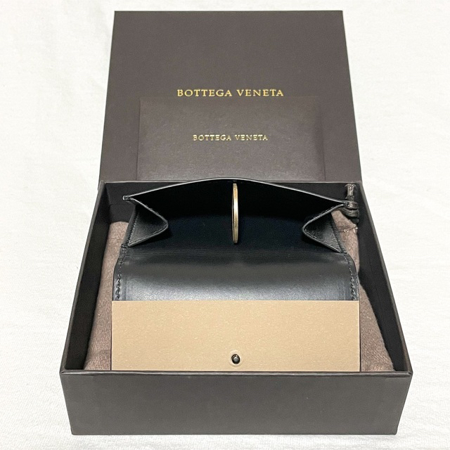 Bottega Veneta(ボッテガヴェネタ)の新品未使用 半額以下 ボッテガヴェネタ 三つ折り コンパクト ミニ ウォレット メンズのファッション小物(折り財布)の商品写真