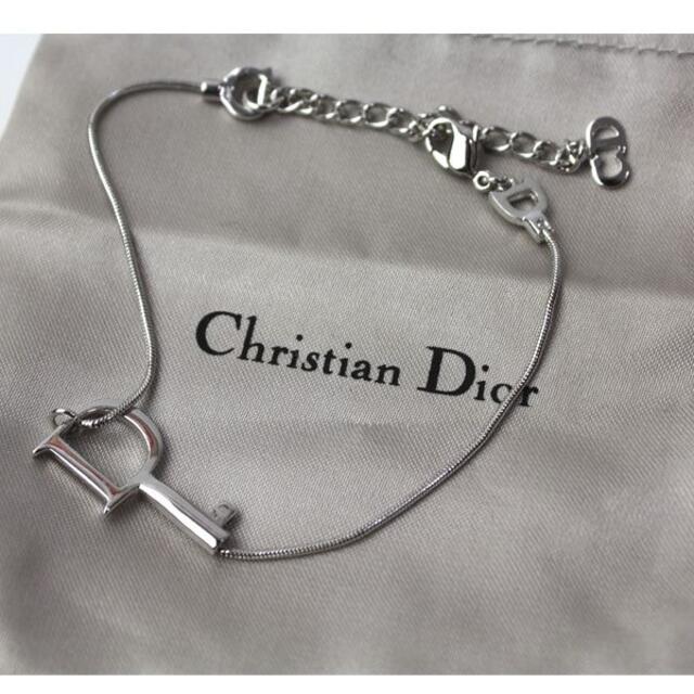 Christian Dior(クリスチャンディオール)のChristian Dior ディオール キーモチーフブレスレット シルバー色 レディースのアクセサリー(ブレスレット/バングル)の商品写真