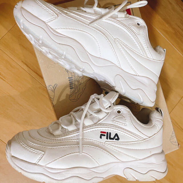 FILA(フィラ)のFILA❤️‍🔥スニーカー 23cm レディースの靴/シューズ(スニーカー)の商品写真