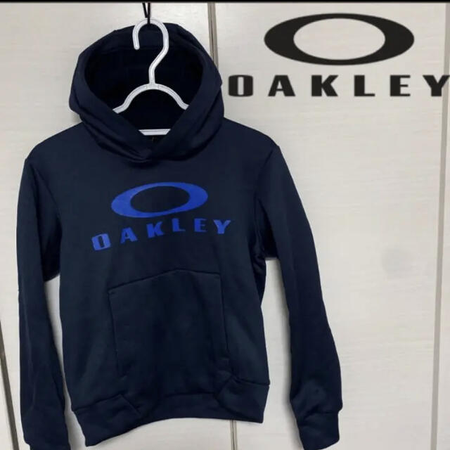 Oakley(オークリー)のOAKLEY オークリー 140 150 裏起毛 スウェット パーカー キッズ キッズ/ベビー/マタニティのキッズ服男の子用(90cm~)(その他)の商品写真