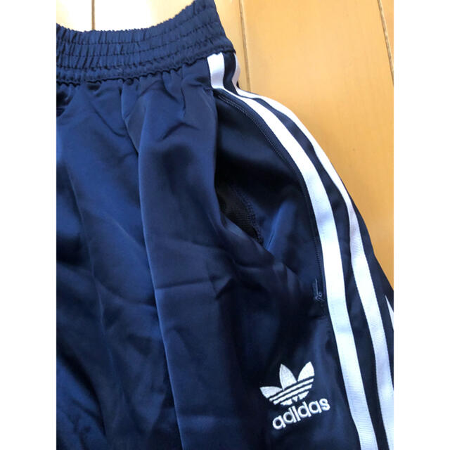 adidas(アディダス)の新品　アディダス  オリジナルス　別注　Aラインスカート 3本ライン　ネイビー レディースのスカート(ロングスカート)の商品写真