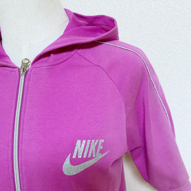 売り切り価格NIKE スポーツウェア　パーカー　スウェット　半袖　ピンク レディースのトップス(パーカー)の商品写真