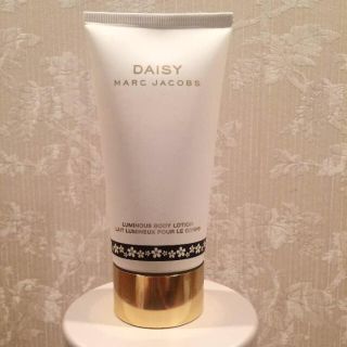 マークジェイコブス(MARC JACOBS)のMARC JACOBS DAISY ボディローション (ボディローション/ミルク)