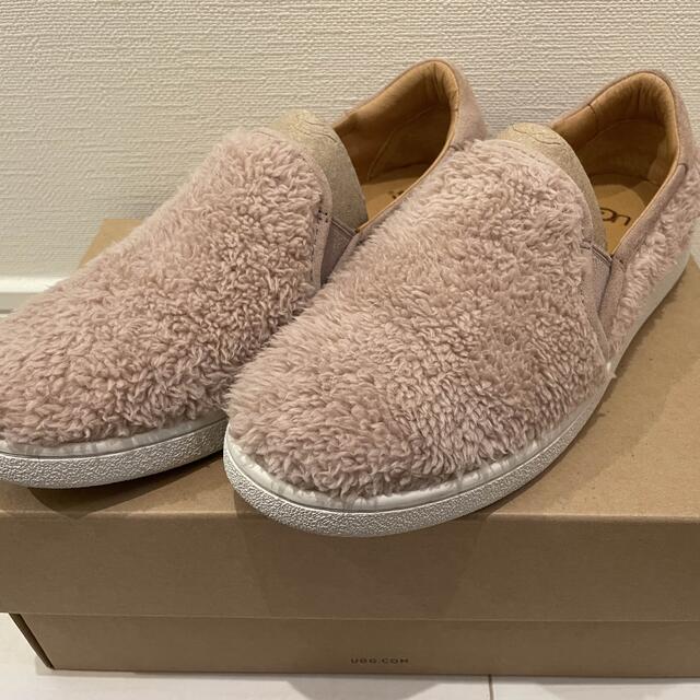 11月末までSALE 1回着用のみ 美品 UGG ボア スリッポン 6.5サイズ レディースの靴/シューズ(スニーカー)の商品写真