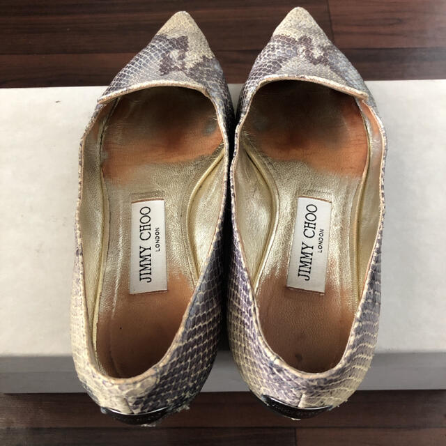 JIMMY CHOO(ジミーチュウ)のジミーチュウ  パイソン革　フラットシューズ レディースの靴/シューズ(ローファー/革靴)の商品写真