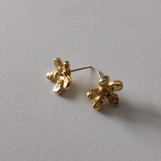 金花ピアス　ペア　ポストK18(ピアス)