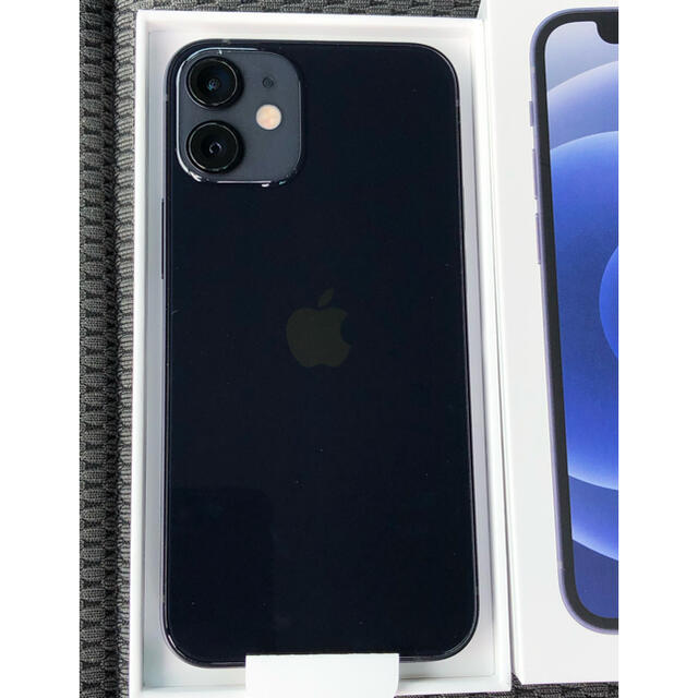 iPhone(アイフォーン)の【新品】iPhone 12 mini ブラック 黒色　128GB SIMフリー スマホ/家電/カメラのスマートフォン/携帯電話(スマートフォン本体)の商品写真