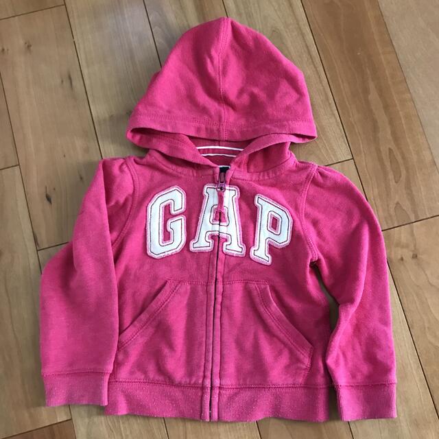 GAP Kids(ギャップキッズ)のGAP パーカー　上着　チャック有　ピンク　90cm  カジュアル！ キッズ/ベビー/マタニティのキッズ服女の子用(90cm~)(ジャケット/上着)の商品写真