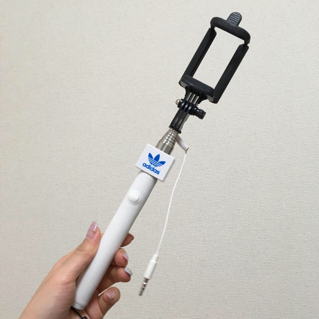 adidas(アディダス)のアディダス セルカ棒 スマホ/家電/カメラのスマホアクセサリー(その他)の商品写真