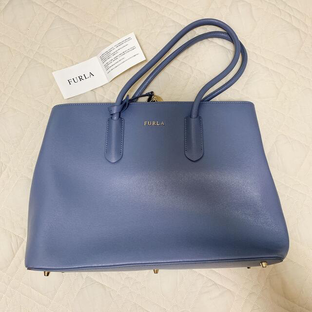 Furla(フルラ)の【美品】FURLA バッグ くすみブルー(グレージュ？) レディースのバッグ(トートバッグ)の商品写真