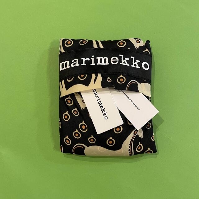 marimekko(マリメッコ)のmarimekko マリメッコMustaTammaスマートバッグ レディースのバッグ(エコバッグ)の商品写真