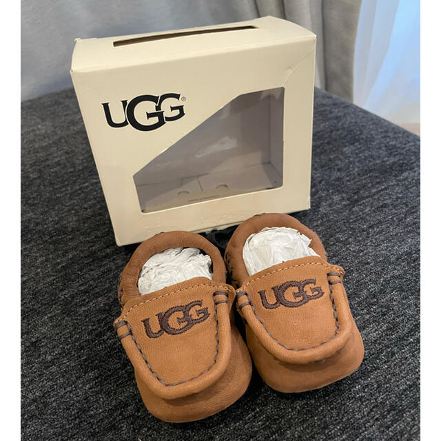 UGG(アグ)の【新品未使用】UGG ベビーシューズ キッズ/ベビー/マタニティのベビー靴/シューズ(~14cm)(スニーカー)の商品写真