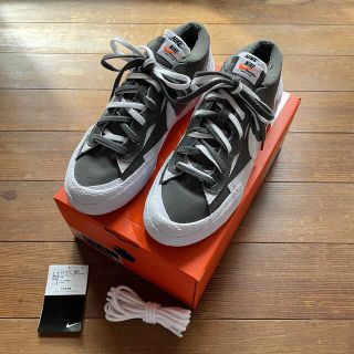 サカイ(sacai)のSACAI NIKE BLAZER LOW IRON GREY サカイ　28(スニーカー)