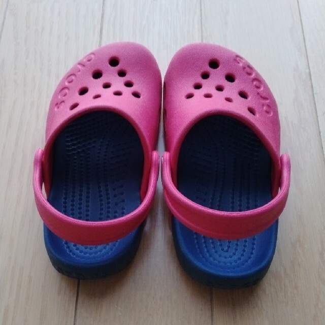 crocs(クロックス)の子供用　crocs　サンダル　13㎝ キッズ/ベビー/マタニティのベビー靴/シューズ(~14cm)(サンダル)の商品写真