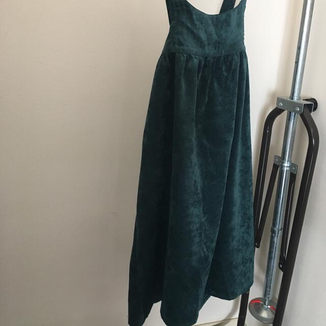 merlot(メルロー)のmerlot グリーン　ベロア　ジャンパースカート レディースのスカート(ロングスカート)の商品写真