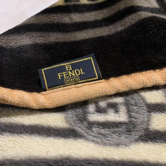 FENDI(フェンディ)の希少　FENDI  ブランケット　フェンディ　レア　毛布　 インテリア/住まい/日用品の寝具(毛布)の商品写真