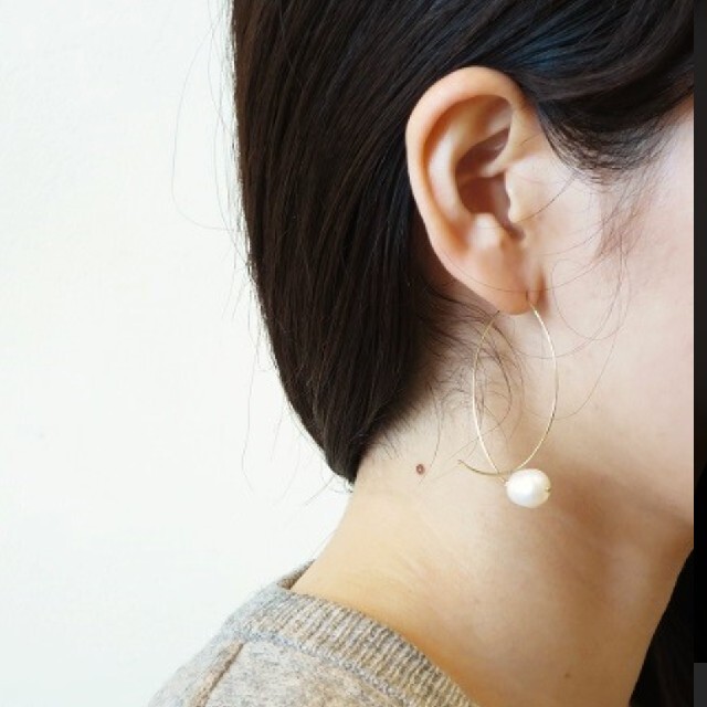 アクセサリ mizuki バナナフープピアス 片耳 RnOuz-m42957397607