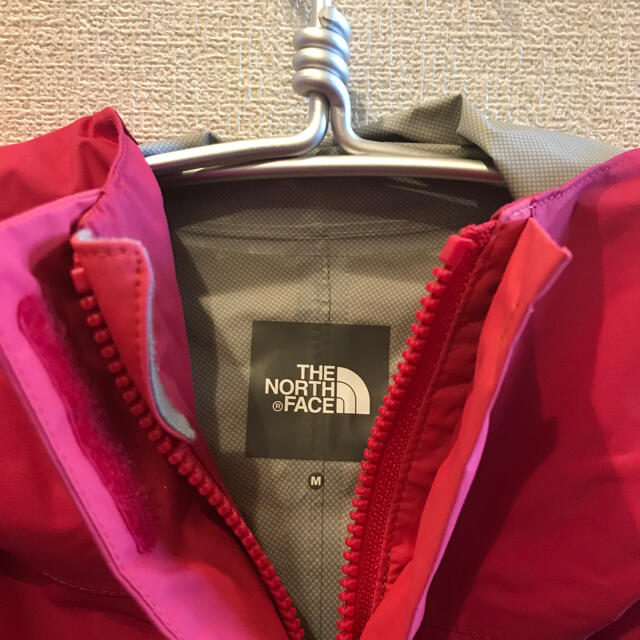 THE NORTH FACE(ザノースフェイス)のマリマリ様専用　新品未使用　ノースフェイス　マウンテンパーカー　160 ピンク メンズのジャケット/アウター(マウンテンパーカー)の商品写真