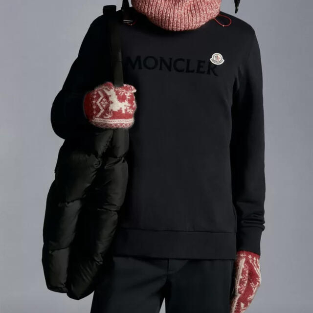 MONCLER(モンクレール)のＭonclerモンクレール　ロゴスウェットトレーナー　新品未使用タグ付き メンズのトップス(スウェット)の商品写真